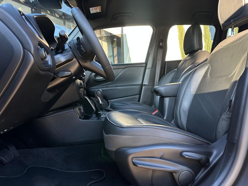 Jeep Renegade S T270 1.3 TB 4×4 Flex Aut. 2023/2024 CONCEPT MOTORS PASSO FUNDO / Carros no Vale