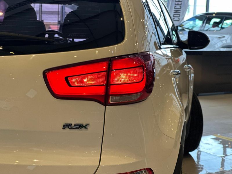 Kia Sportage EX 2.0 16V/ 2.0 16V Flex Aut. 2014/2015 CONCEPT MOTORS PASSO FUNDO / Carros no Vale