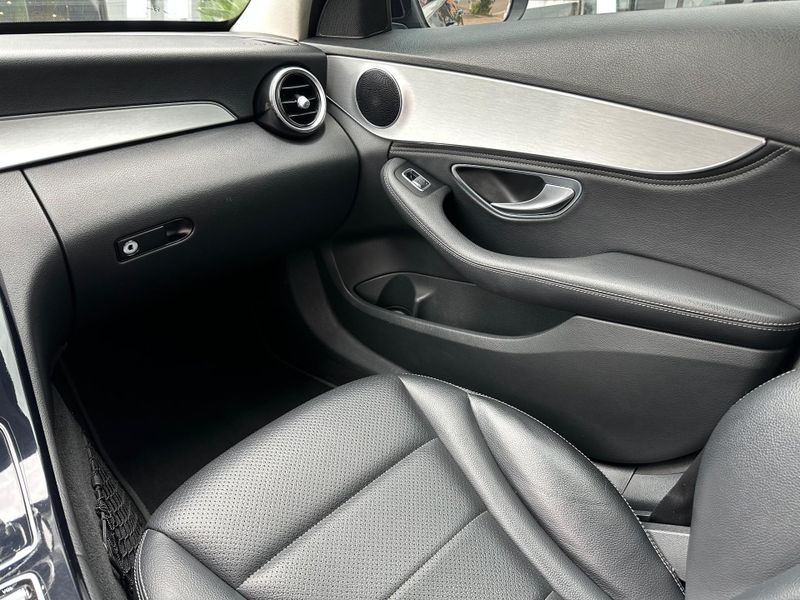 Mercedes-Benz C-180 1.6 Turbo 16V/Flex 16V Aut. 2014/2015 CONCEPT MOTORS PASSO FUNDO / Carros no Vale