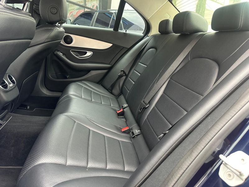 Mercedes-Benz C-180 1.6 Turbo 16V/Flex 16V Aut. 2014/2015 CONCEPT MOTORS PASSO FUNDO / Carros no Vale