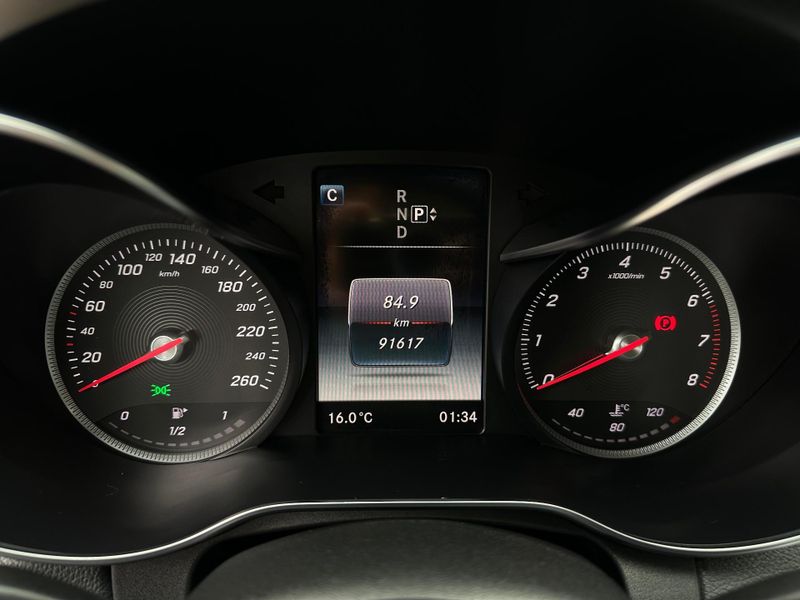 Mercedes-Benz C-180 1.6 Turbo 16V/Flex 16V Aut. 2014/2015 CONCEPT MOTORS PASSO FUNDO / Carros no Vale