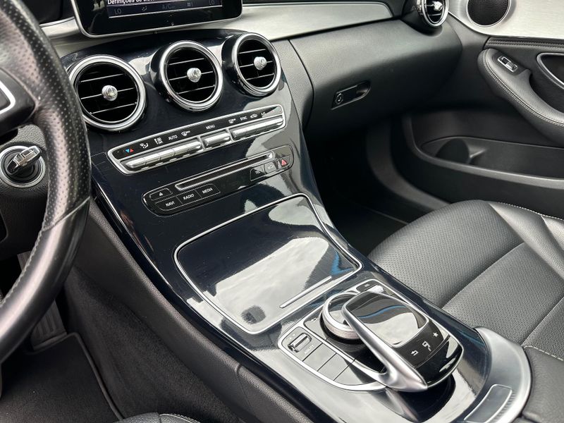 Mercedes-Benz C-180 1.6 Turbo 16V/Flex 16V Aut. 2014/2015 CONCEPT MOTORS PASSO FUNDO / Carros no Vale