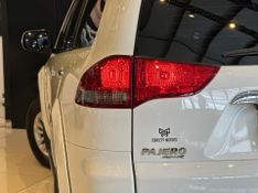 Mitsubishi Pajero HPE 3.2 4×4 T.I Dies 5p Aut. 2015/2016 CONCEPT MOTORS PASSO FUNDO / Carros no Vale