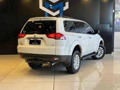Mitsubishi Pajero HPE 3.2 4×4 T.I Dies 5p Aut. 2015/2016 CONCEPT MOTORS PASSO FUNDO / Carros no Vale