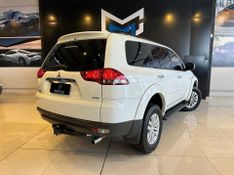 Mitsubishi Pajero HPE 3.2 4×4 T.I Dies 5p Aut. 2015/2016 CONCEPT MOTORS PASSO FUNDO / Carros no Vale