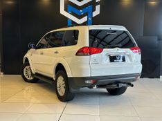 Mitsubishi Pajero HPE 3.2 4×4 T.I Dies 5p Aut. 2015/2016 CONCEPT MOTORS PASSO FUNDO / Carros no Vale
