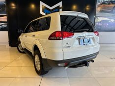 Mitsubishi Pajero HPE 3.2 4×4 T.I Dies 5p Aut. 2015/2016 CONCEPT MOTORS PASSO FUNDO / Carros no Vale