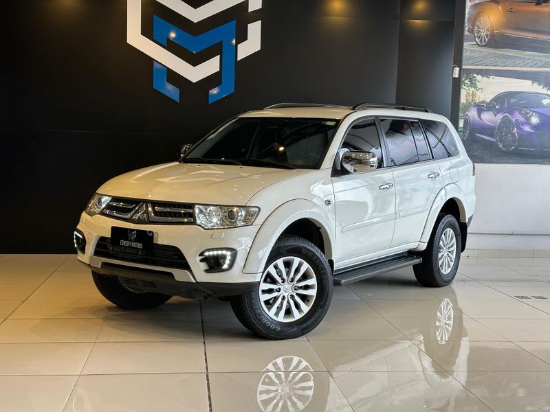 Mitsubishi Pajero HPE 3.2 4×4 T.I Dies 5p Aut. 2015/2016 CONCEPT MOTORS PASSO FUNDO / Carros no Vale