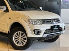 Mitsubishi Pajero HPE 3.2 4×4 T.I Dies 5p Aut. 2015/2016 CONCEPT MOTORS PASSO FUNDO / Carros no Vale