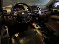 Mitsubishi Pajero HPE 3.2 4×4 T.I Dies 5p Aut. 2015/2016 CONCEPT MOTORS PASSO FUNDO / Carros no Vale