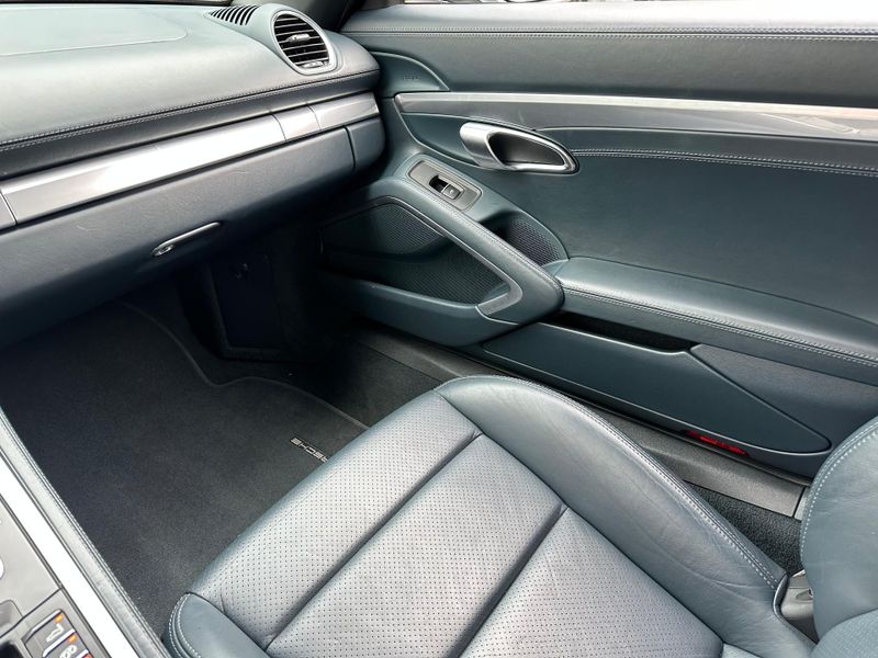 Porsche 718 Boxster 2.0 300cv 2021/2021 CONCEPT MOTORS PASSO FUNDO / Carros no Vale
