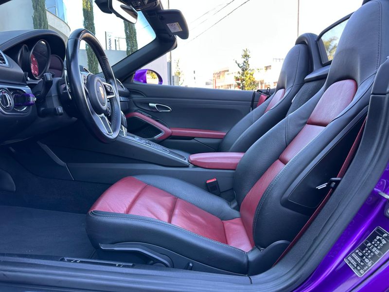 Porsche 718 Boxster 2.0 300cv 2018/2019 CONCEPT MOTORS PASSO FUNDO / Carros no Vale