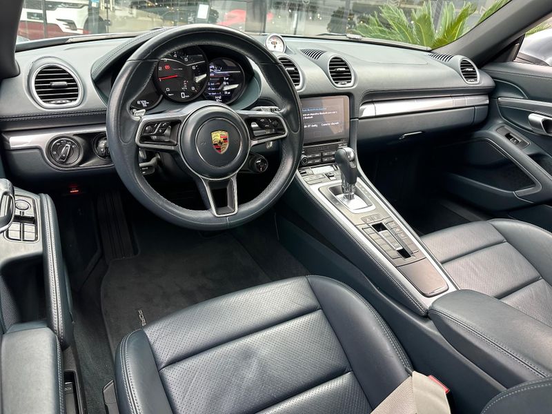 Porsche 718 Boxster 2.0 300cv 2021/2021 CONCEPT MOTORS PASSO FUNDO / Carros no Vale