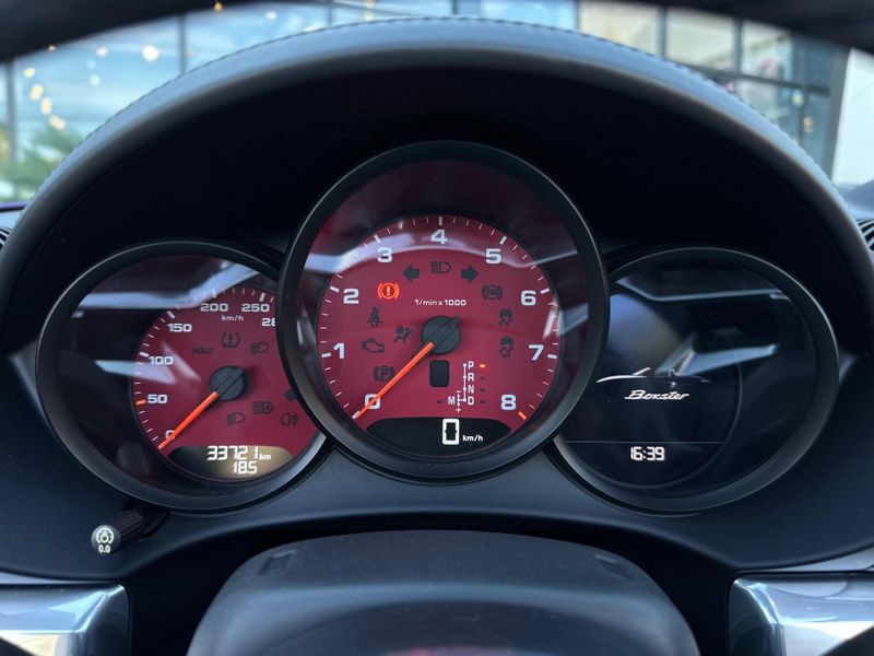 Porsche 718 Boxster 2.0 300cv 2018/2019 CONCEPT MOTORS PASSO FUNDO / Carros no Vale