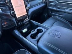 Ram 3500 LARAM.6.7 NIGHT ED.TB CD 4X4 Die. 2022/2022 CONCEPT MOTORS PASSO FUNDO / Carros no Vale