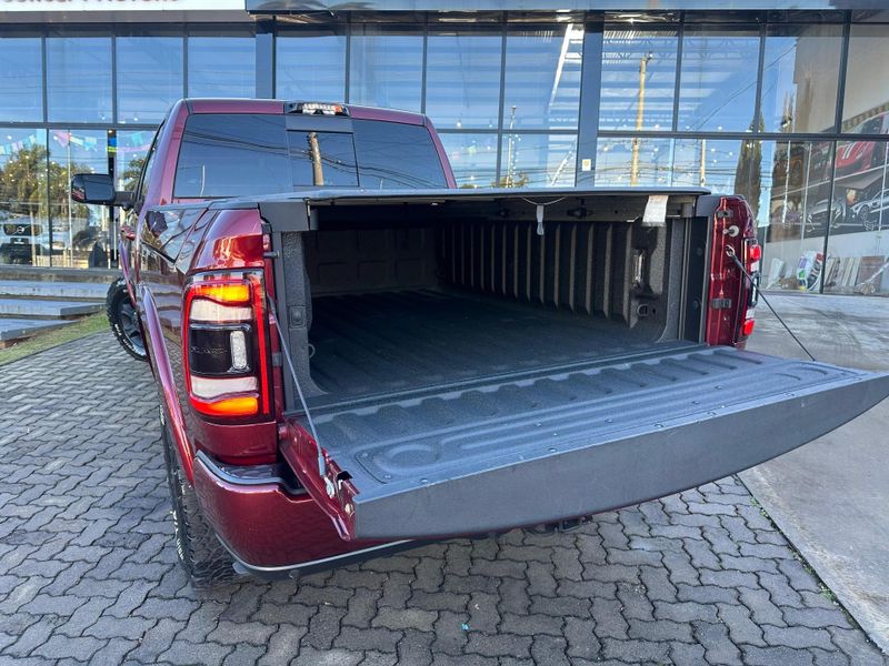 Ram 3500 LARAM.6.7 NIGHT ED.TB CD 4X4 Die. 2022/2022 CONCEPT MOTORS PASSO FUNDO / Carros no Vale