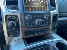 Ram Classic LARAMIE 5.7 CD V8 4X4 Aut. 2022/2022 CONCEPT MOTORS PASSO FUNDO / Carros no Vale