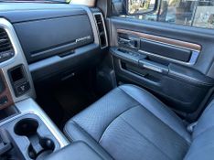 Ram Classic LARAMIE 5.7 CD V8 4X4 Aut. 2022/2022 CONCEPT MOTORS PASSO FUNDO / Carros no Vale