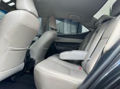 Toyota Corolla XEi 2.0 Flex 16V Aut. 2015/2016 CONCEPT MOTORS PASSO FUNDO / Carros no Vale