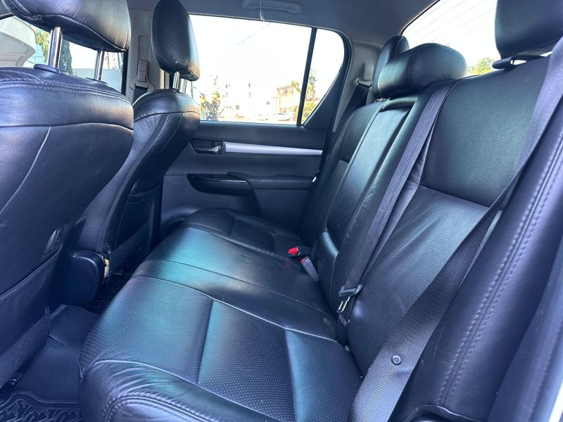 Toyota Hilux CD SR 4×4 2.8 TDI Diesel Aut. 2019/2019 CONCEPT MOTORS PASSO FUNDO / Carros no Vale