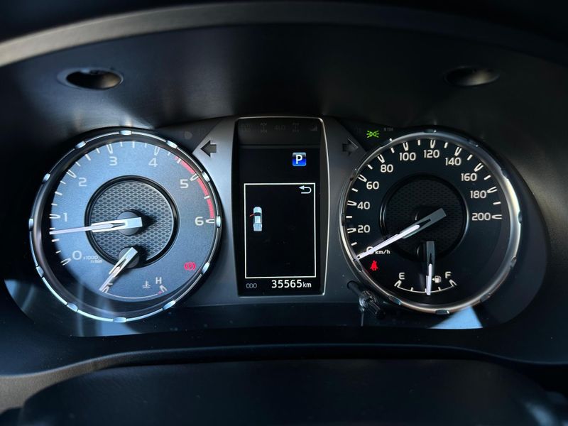 Toyota Hilux CD SRX Plus 4×4 2.8 TDI Die Aut. 2024/2024 CONCEPT MOTORS PASSO FUNDO / Carros no Vale