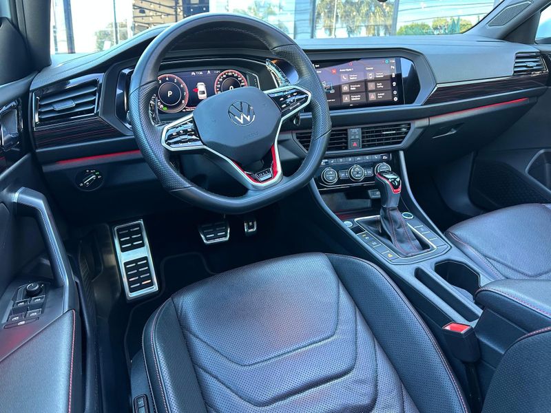 Volkswagen Jetta GLI 350 TSI 2.0 16V 4p Aut. 2022/2022 CONCEPT MOTORS PASSO FUNDO / Carros no Vale