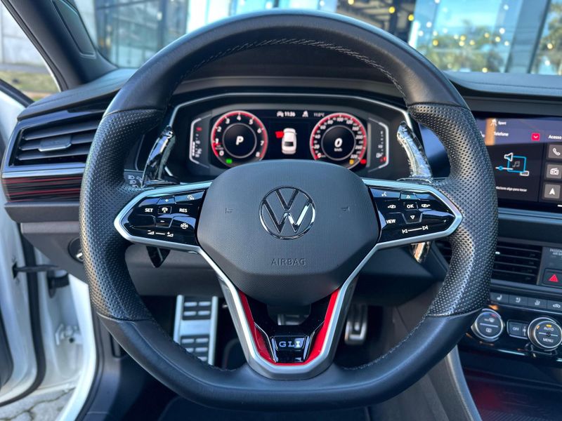 Volkswagen Jetta GLI 350 TSI 2.0 16V 4p Aut. 2022/2022 CONCEPT MOTORS PASSO FUNDO / Carros no Vale