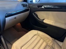 Volkswagen Jetta Highline 2.0 TSI 16V 4p Tiptronic 2016/2016 CONCEPT MOTORS PASSO FUNDO / Carros no Vale