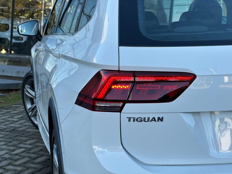 Volkswagen Tiguan Allspac R-Line 350 TSI 2.0 4×4 2018/2019 CONCEPT MOTORS PASSO FUNDO / Carros no Vale