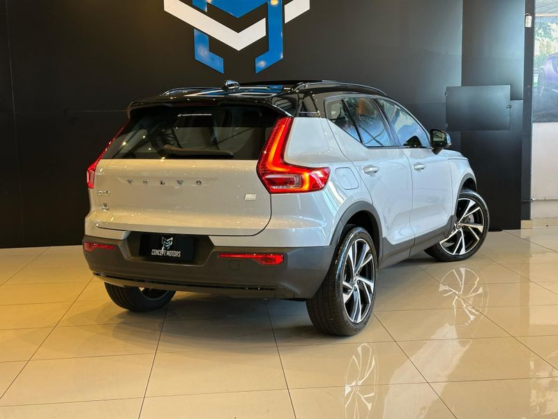 Volvo XC40 T-5 R-DESIGN 1.5 FWD (HÃ­brido) 2020/2021 CONCEPT MOTORS PASSO FUNDO / Carros no Vale