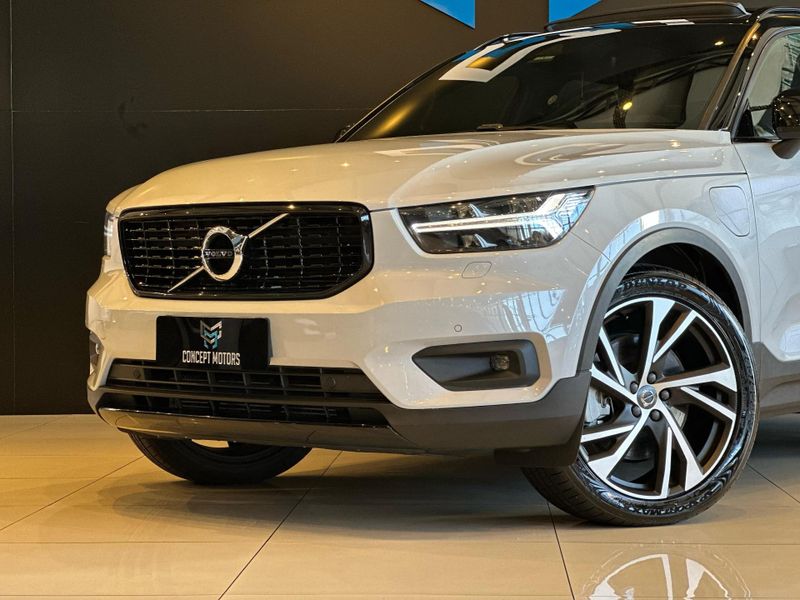 Volvo XC40 T-5 R-DESIGN 1.5 FWD (HÃ­brido) 2020/2021 CONCEPT MOTORS PASSO FUNDO / Carros no Vale