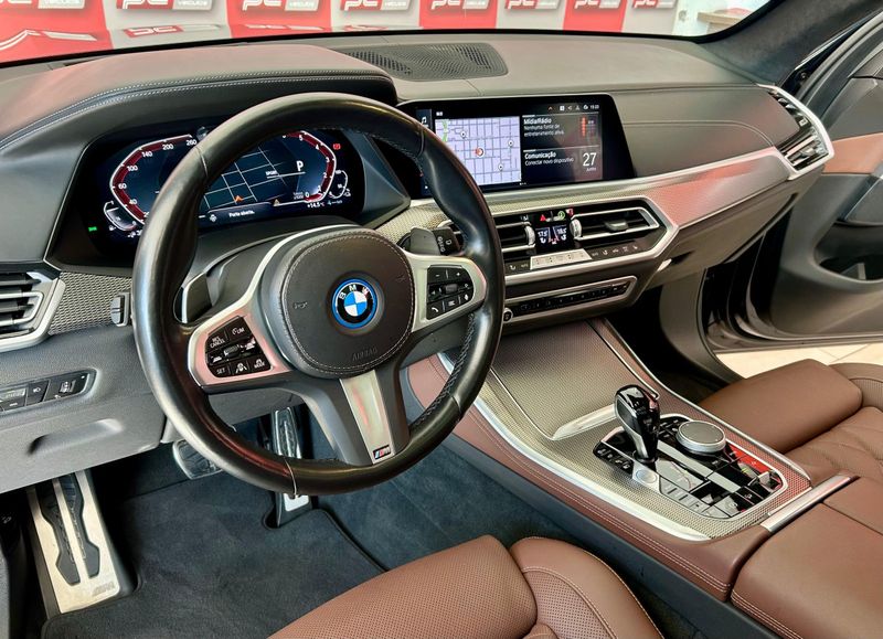 BMW X5 XDRIVE 45e 3.0 M.Sport Híbrido 2023/2023 PC VEÍCULOS SANTA CRUZ DO SUL / Carros no Vale
