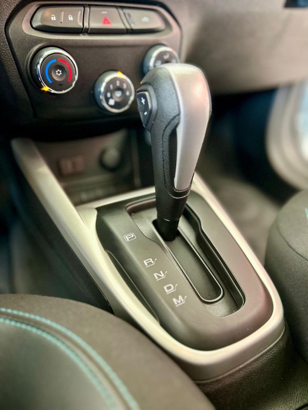 CHEVROLET ONIX HATCH LT 1.4 8V FlexPower 2019/2019 PC VEÍCULOS SANTA CRUZ DO SUL / Carros no Vale
