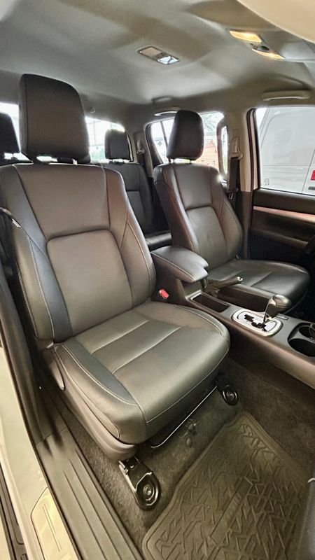Toyota Hilux CD SRX 4×4 2.8 TDI 16V 2022/2023 PC VEÍCULOS SANTA CRUZ DO SUL / Carros no Vale