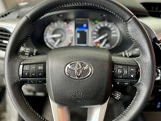 Toyota Hilux CD SRX 4×4 2.8 TDI 16V 2022/2023 PC VEÍCULOS SANTA CRUZ DO SUL / Carros no Vale
