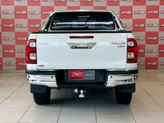 Toyota Hilux CD SRX 4×4 2.8 TDI 16V 2022/2023 PC VEÍCULOS SANTA CRUZ DO SUL / Carros no Vale