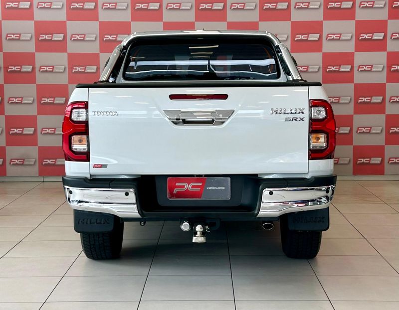 Toyota Hilux CD SRX 4×4 2.8 TDI 16V 2022/2023 PC VEÍCULOS SANTA CRUZ DO SUL / Carros no Vale