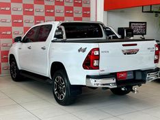 Toyota Hilux CD SRX 4×4 2.8 TDI 16V 2022/2023 PC VEÍCULOS SANTA CRUZ DO SUL / Carros no Vale