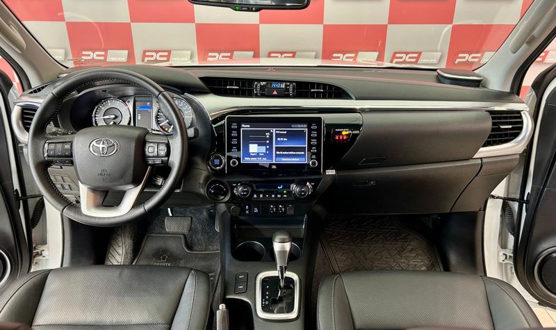 Toyota Hilux CD SRX 4×4 2.8 TDI 16V 2022/2023 PC VEÍCULOS SANTA CRUZ DO SUL / Carros no Vale