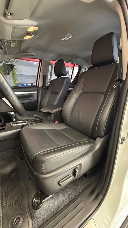 Toyota Hilux CD SRX 4×4 2.8 TDI 16V 2022/2023 PC VEÍCULOS SANTA CRUZ DO SUL / Carros no Vale
