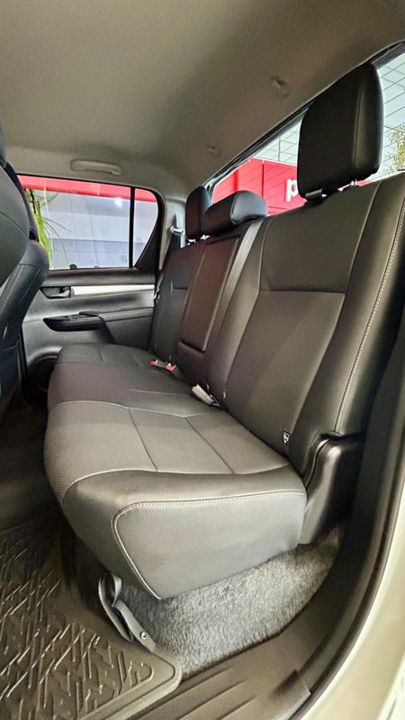 Toyota Hilux CD SRX 4×4 2.8 TDI 16V 2022/2023 PC VEÍCULOS SANTA CRUZ DO SUL / Carros no Vale