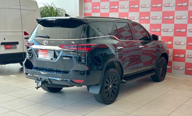 Toyota Hilux SW4 SRX 4×4 2.8 TDI 16V Dies 2021/2021 PC VEÍCULOS SANTA CRUZ DO SUL / Carros no Vale