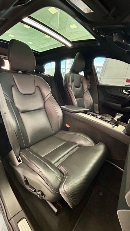 Volvo XC 60 T-5 INSCRIPTION 2.0 AWD 2019/2019 PC VEÍCULOS SANTA CRUZ DO SUL / Carros no Vale