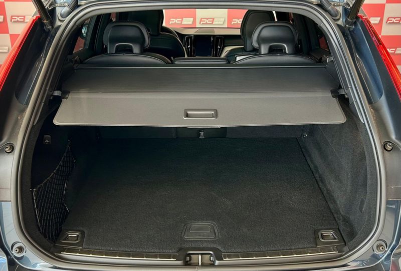 Volvo XC 60 T-5 INSCRIPTION 2.0 AWD 2019/2019 PC VEÍCULOS SANTA CRUZ DO SUL / Carros no Vale