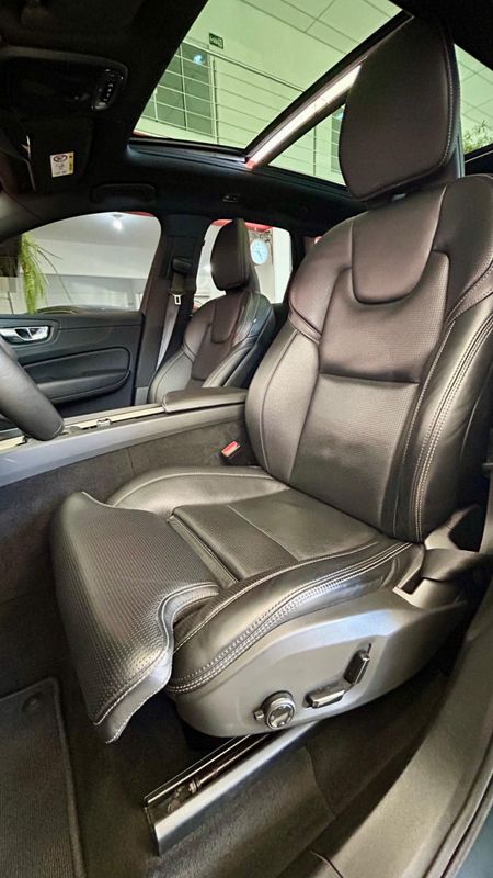 Volvo XC 60 T-5 INSCRIPTION 2.0 AWD 2019/2019 PC VEÍCULOS SANTA CRUZ DO SUL / Carros no Vale