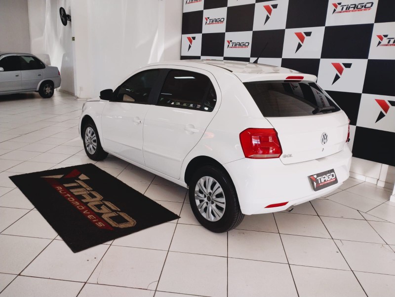 VOLKSWAGEN GOL 1.0 TRENDLINE 8V 2018/2018 TIAGO AUTOMÓVEIS VENÂNCIO AIRES / Carros no Vale