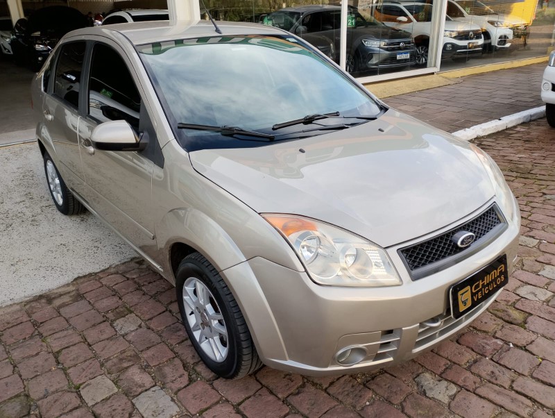 FORD FIESTA SEDAN 1.6 8V FLEX /2008 CHIMA VEÍCULOS VENÂNCIO AIRES / Carros no Vale
