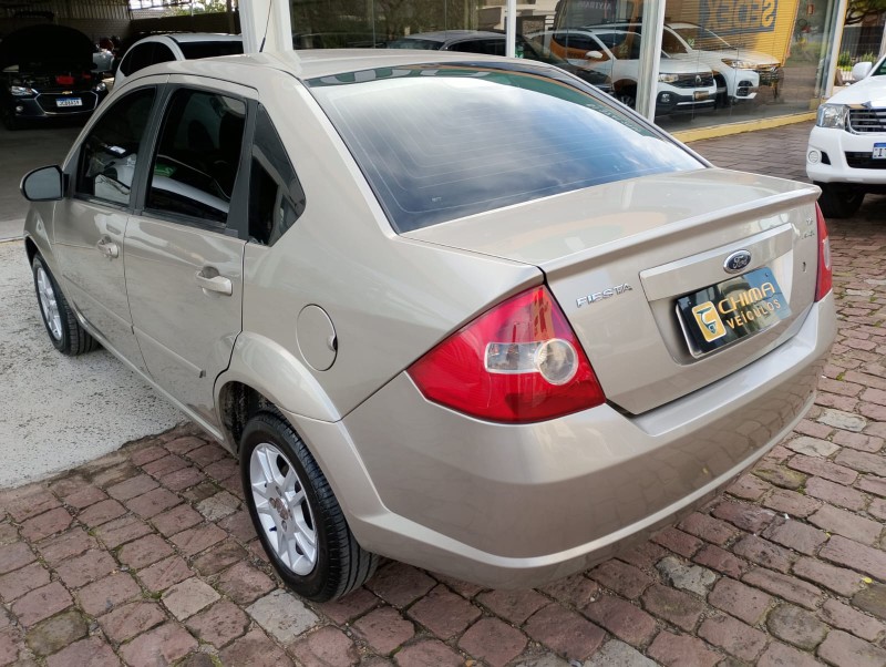 FORD FIESTA SEDAN 1.6 8V FLEX /2008 CHIMA VEÍCULOS VENÂNCIO AIRES / Carros no Vale