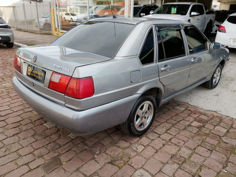 VOLKSWAGEN SANTANA 2.0MI /2001 CHIMA VEÍCULOS VENÂNCIO AIRES / Carros no Vale