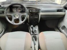 VOLKSWAGEN SANTANA 2.0MI /2001 CHIMA VEÍCULOS VENÂNCIO AIRES / Carros no Vale